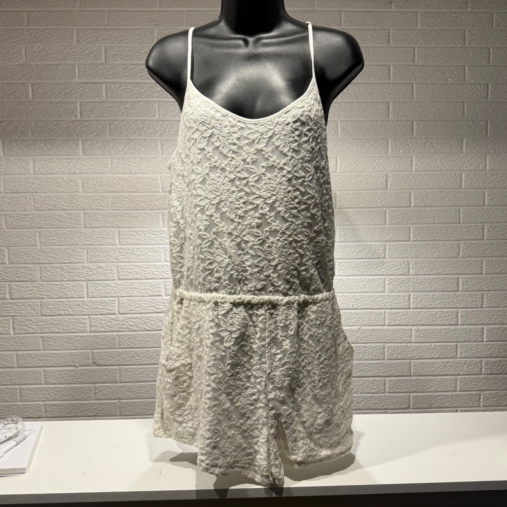Forever 21 Lace Cami Romper Cream Spaghetti Strap Pockets Women's‎